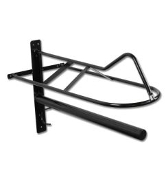 Kovový držák na sedlo, uzdečku a dečku